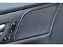 Volvo V60 T8 Plug-in hybrid AWD Plus Dark | Panoramadak | Trekhaak | Verwarmbare voorstoelen, achterbank en stuurwiel | 360 graden camera | Head-up display | Premium audio by Harman Kardon | Keyless