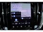 Volvo V60 T8 Plug-in hybrid AWD Plus Dark | Panoramadak | Trekhaak | Verwarmbare voorstoelen, achterbank en stuurwiel | 360 graden camera | Head-up display | Premium audio by Harman Kardon | Keyless