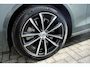 Volvo V60 T8 Plug-in hybrid AWD Plus Dark | Panoramadak | Trekhaak | Verwarmbare voorstoelen, achterbank en stuurwiel | 360 graden camera | Head-up display | Premium audio by Harman Kardon | Keyless