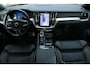 Volvo V60 T8 Plug-in hybrid AWD Plus Dark | Panoramadak | Trekhaak | Verwarmbare voorstoelen, achterbank en stuurwiel | 360 graden camera | Head-up display | Premium audio by Harman Kardon | Keyless