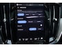Volvo V60 T8 Plug-in hybrid AWD Plus Dark | Panoramadak | Trekhaak | Verwarmbare voorstoelen, achterbank en stuurwiel | 360 graden camera | Head-up display | Premium audio by Harman Kardon | Keyless