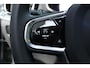 Volvo V60 T8 Plug-in hybrid AWD Plus Dark | Panoramadak | Trekhaak | Verwarmbare voorstoelen, achterbank en stuurwiel | 360 graden camera | Head-up display | Premium audio by Harman Kardon | Keyless