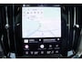 Volvo V60 T8 Plug-in hybrid AWD Plus Dark | Panoramadak | Trekhaak | Verwarmbare voorstoelen, achterbank en stuurwiel | 360 graden camera | Head-up display | Premium audio by Harman Kardon | Keyless
