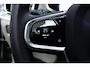 Volvo V60 T8 Plug-in hybrid AWD Plus Dark | Panoramadak | Trekhaak | Verwarmbare voorstoelen, achterbank en stuurwiel | 360 graden camera | Head-up display | Premium audio by Harman Kardon | Keyless