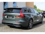 Volvo V60 T8 Plug-in hybrid AWD Plus Dark | Panoramadak | Trekhaak | Verwarmbare voorstoelen, achterbank en stuurwiel | 360 graden camera | Head-up display | Premium audio by Harman Kardon | Keyless