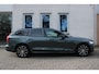 Volvo V60 T8 Plug-in hybrid AWD Plus Dark | Panoramadak | Trekhaak | Verwarmbare voorstoelen, achterbank en stuurwiel | 360 graden camera | Head-up display | Premium audio by Harman Kardon | Keyless