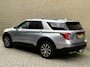 Ford Explorer 3.0 V6 EcoBoost PHEV ST-Line | Trekhaak afneembaar | Dealeronderhouden | 7-persoons | Panoramadak | Lederen bekleding | 360 camera | Adaptieve cruise | Lane assist | Stoelverwarming&koeling | Stuurverwarming | Navigatie | Apple CarPlay | Bang&Olufsen | Elektrische achterklep | Full-LED | DAB | Keyless | Volledig onderhouden