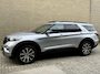 Ford Explorer 3.0 V6 EcoBoost PHEV ST-Line | Trekhaak afneembaar | Dealeronderhouden | 7-persoons | Panoramadak | Lederen bekleding | 360 camera | Adaptieve cruise | Lane assist | Stoelverwarming&koeling | Stuurverwarming | Navigatie | Apple CarPlay | Bang&Olufsen | Elektrische achterklep | Full-LED | DAB | Keyless | Volledig onderhouden