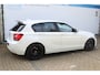 BMW 1-Serie 114i EDE Executive | Cruise controle | Parkeersensoren | Keyless start | Climate controle | Apple CarPlay/Android Auto | Angel eye LED Koplampen | 17 Inch Monaco velgen | Getinte ramen | Maxton design spoilers | Navigatie | Origineel NL Auto | NAP |