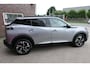 Peugeot e-2008 EV Allure Pack 50 kWh, 360 camera, Carplay, 3 Fase, Navi, Cruise, Lane Assist, Rijklaarprijs incl. garantie.