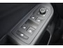 Volkswagen Golf 1.5 272pk eHybrid GTE | ACC | Sport Pakket | Volledig leder | Stoelverwarming- en verkoeling | Schuif-kanteldak | Elektrisch wegklapbare trekhaak | VERLENGDE GARANTIE!