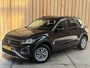 Volkswagen T-Roc 1.0 TSI Life Business Achteruitrijcamera | Apple CarPlay/Android Auto | Adaptieve cruise control | Climate control | DAB ontvangst | Digitale cockpit | LED koplampen | Voorstoelen verwarmd | Parkeersensoren voor en achter