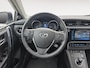 Toyota Auris 1.8 Hybrid Business | 1e Eigenaar | Panoramadak | Trekhaak | Achteruitrijcamera | Stoelverwarming | Dealer onderhouden | 12 maanden garantie! |