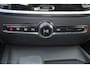 Volvo V60 B3 Momentum Advantage - Parkeercamera achter - Parkeersensoren voor & achter - Styling Pack - R-Design Grille - Cruise control - Inklapbare trekhaak - 19' LMV