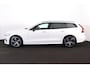 Volvo V60 B3 Momentum Advantage - Parkeercamera achter - Parkeersensoren voor & achter - Styling Pack - R-Design Grille - Cruise control - Inklapbare trekhaak - 19' LMV
