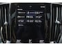 Volvo V60 B3 Momentum Advantage - Parkeercamera achter - Parkeersensoren voor & achter - Styling Pack - R-Design Grille - Cruise control - Inklapbare trekhaak - 19' LMV