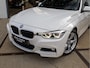BMW 3-Serie 318i M Sport *Schuif/Kantel | Alcantara | LED | Groot scherm | Cruise | Keyless | Navi | Clima | 18" LM | Parkeersensoren | Bluetooth*