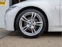 BMW 3-Serie 318i M Sport *Schuif/Kantel | Alcantara | LED | Groot scherm | Cruise | Keyless | Navi | Clima | 18" LM | Parkeersensoren | Bluetooth*