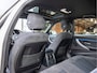 BMW 3-Serie 318i M Sport *Schuif/Kantel | Alcantara | LED | Groot scherm | Cruise | Keyless | Navi | Clima | 18" LM | Parkeersensoren | Bluetooth*