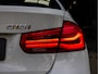 BMW 3-Serie 318i M Sport *Schuif/Kantel | Alcantara | LED | Groot scherm | Cruise | Keyless | Navi | Clima | 18" LM | Parkeersensoren | Bluetooth*