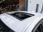 BMW 3-Serie 318i M Sport *Schuif/Kantel | Alcantara | LED | Groot scherm | Cruise | Keyless | Navi | Clima | 18" LM | Parkeersensoren | Bluetooth*