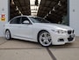 BMW 3-Serie 318i M Sport *Schuif/Kantel | Alcantara | LED | Groot scherm | Cruise | Keyless | Navi | Clima | 18" LM | Parkeersensoren | Bluetooth*