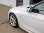 BMW 3-Serie 318i M Sport *Schuif/Kantel | Alcantara | LED | Groot scherm | Cruise | Keyless | Navi | Clima | 18" LM | Parkeersensoren | Bluetooth*