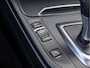 BMW 3-Serie 318i M Sport *Schuif/Kantel | Alcantara | LED | Groot scherm | Cruise | Keyless | Navi | Clima | 18" LM | Parkeersensoren | Bluetooth*