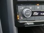 Volkswagen T-Cross 1.0 TSI Style Business R | achteruitrijcamera | stoelverwarming | Apple Carplay/Android auto