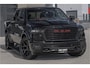 Dodge Ram WIDE BODY | BLACK ON BLACK | PREMIUM EDITION | HUD | LUCHTVERING | PANO DAK | PASSAGIERS DISPLAY | BREDE WIELEN | CREW CAB | DUBBELE CABINE | 5 PERSOONS | DC | HULK PACK | BOM VOL |