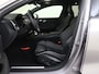 Volvo V60 T8 AWD Plus Dark | Trekhaak | Panoramadak | HUD | 360° Camera |