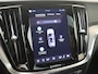 Volvo V60 T8 AWD Plus Dark | Trekhaak | Panoramadak | HUD | 360° Camera |
