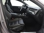Volvo V60 T8 AWD Plus Dark | Trekhaak | Panoramadak | HUD | 360° Camera |