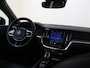 Volvo V60 T8 AWD Plus Dark | Trekhaak | Panoramadak | HUD | 360° Camera |