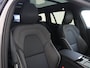 Volvo V60 T8 AWD Plus Dark | Trekhaak | Panoramadak | HUD | 360° Camera |