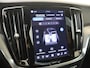 Volvo V60 T8 AWD Plus Dark | Trekhaak | Panoramadak | HUD | 360° Camera |