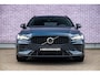 Volvo V60 2.0 T6 Plug-in Hybrid AWD Plus Dark | PHEV | Trekhaak | Sportstoelen | Harman Kardon Audio | 360 Graden Camera | Parkeersensoren | Keyless Entry | Elektrische Achterklep | Elektrisch Verstelbare Voorstoelen | Stoelverwarming voor en achter | Cruise Control Adaptief | BLIS | Google Navigatie | Apple Carplay | Android Auto
