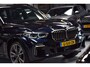 BMW X5 M50i V8 High Executive Navi|Leder|Dealer onderhouden|Massage|Swarovski|Sky-Lounge|531pk!!|ACC|Org.NL