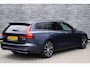 Volvo V60 2.0 T8 Plug-in Hybrid AWD Plus Dark | PHEV Long Range | Trekhaak | Sportstoelen | Panoramadak | Harman Kardon Audio | Head-up Display | 360 Graden Camera | Stoelverwarming voor en achter | Keyless Entry | Elektrische Achterklep | Elektrisch Verstelbare Voorstoelen | Cruise Control Adaptief | BLIS | Google Navigatie | Apple Carplay | Android Auto