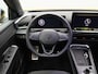 Volkswagen T-Roc R-Line First Edition 1.5 eTSI 150 PK | Trekhaak | Elektrische Achterklep | 360 Camera | Head-Up Display | Stoel- & Stuurverwarming |