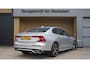 Volvo S60 2.0 163pk B3 R-Design & Style-Pack Pano.Dak *Black Style* Leder ACC Virtual Cockpit BLIS 19inch LM Stoel/Stuurwiel V.W. *NL auto* Unieke staat!