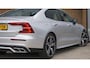 Volvo S60 2.0 163pk B3 R-Design & Style-Pack Pano.Dak *Black Style* Leder ACC Virtual Cockpit BLIS 19inch LM Stoel/Stuurwiel V.W. *NL auto* Unieke staat!