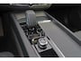 Volvo XC60 T6 Recharge AWD Core Bright - Panorama/schuifdak - IntelliSafe Assist & Surround - Adaptieve LED koplampen - Parkeercamera achter - Verwarmde voorstoelen, stuur & achterbank - Parkeersensoren voor & achter - Draadloze tel. lader - Extra getint glas - Inklapbare trekhaak - 18' LMV