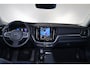 Volvo XC60 T6 Recharge AWD Core Bright - Panorama/schuifdak - IntelliSafe Assist & Surround - Adaptieve LED koplampen - Parkeercamera achter - Verwarmde voorstoelen, stuur & achterbank - Parkeersensoren voor & achter - Draadloze tel. lader - Extra getint glas - Inklapbare trekhaak - 18' LMV