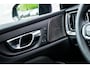 Volvo V60 2.0 T6 Plug-in hybrid AWD Ultra Dark | Adaptive Cruise Control | Head Up Display | 360 Camera | Schuif -/ Kanteldak | 19 Inch | Sportstoelen | Harman Kardon Audio | Memory | Adaptieve Koplampen |