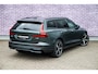 Volvo V60 2.0 T6 Plug-in hybrid AWD Ultra Dark | Adaptive Cruise Control | Head Up Display | 360 Camera | Schuif -/ Kanteldak | 19 Inch | Sportstoelen | Harman Kardon Audio | Memory | Adaptieve Koplampen |