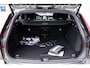 Volvo V60 2.0 T6 Plug-in hybrid AWD Ultra Dark | Adaptive Cruise Control | Head Up Display | 360 Camera | Schuif -/ Kanteldak | 19 Inch | Sportstoelen | Harman Kardon Audio | Memory | Adaptieve Koplampen |