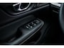 Volvo V60 2.0 T6 Plug-in hybrid AWD Ultra Dark | Adaptive Cruise Control | Head Up Display | 360 Camera | Schuif -/ Kanteldak | 19 Inch | Sportstoelen | Harman Kardon Audio | Memory | Adaptieve Koplampen |