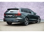 Volvo V60 2.0 T6 Plug-in hybrid AWD Ultra Dark | Adaptive Cruise Control | Head Up Display | 360 Camera | Schuif -/ Kanteldak | 19 Inch | Sportstoelen | Harman Kardon Audio | Memory | Adaptieve Koplampen |