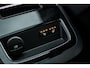 Volvo V60 2.0 T6 Plug-in hybrid AWD Ultra Dark | Adaptive Cruise Control | Head Up Display | 360 Camera | Schuif -/ Kanteldak | 19 Inch | Sportstoelen | Harman Kardon Audio | Memory | Adaptieve Koplampen |